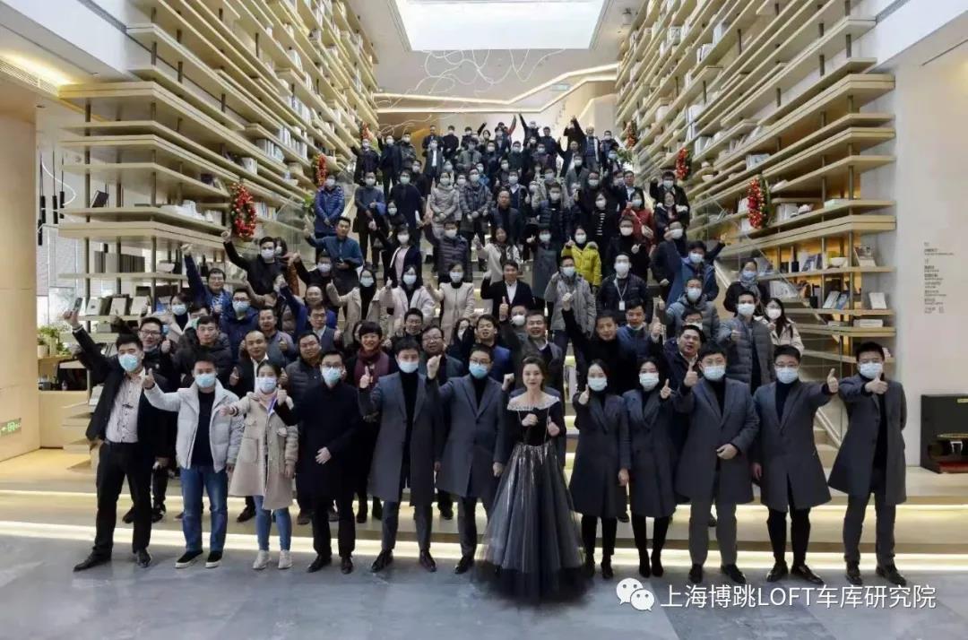 澄迈全国一百多人在华侨城汉口道6号参观研讨LOFT专利车库技术！